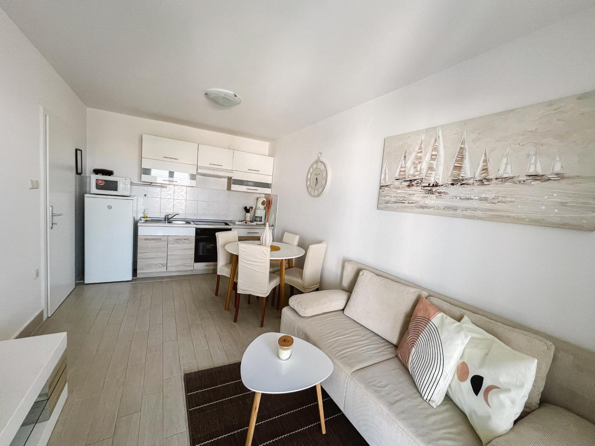 Modern Apartment In The Heart Of ニヴィーチェ エクステリア 写真
